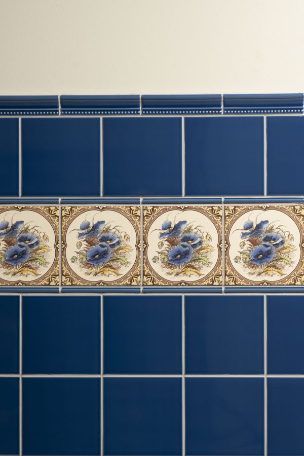 Artworks_Blue-Poppies-IM-0019726-with-Windsor-Blue-Field-Tile-Hogarth-and-Omega