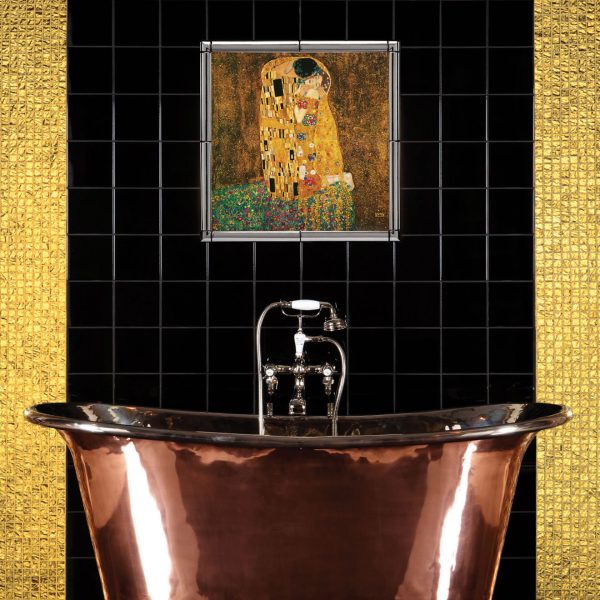Gustav Klimt's 'The Kiss' - Image 2